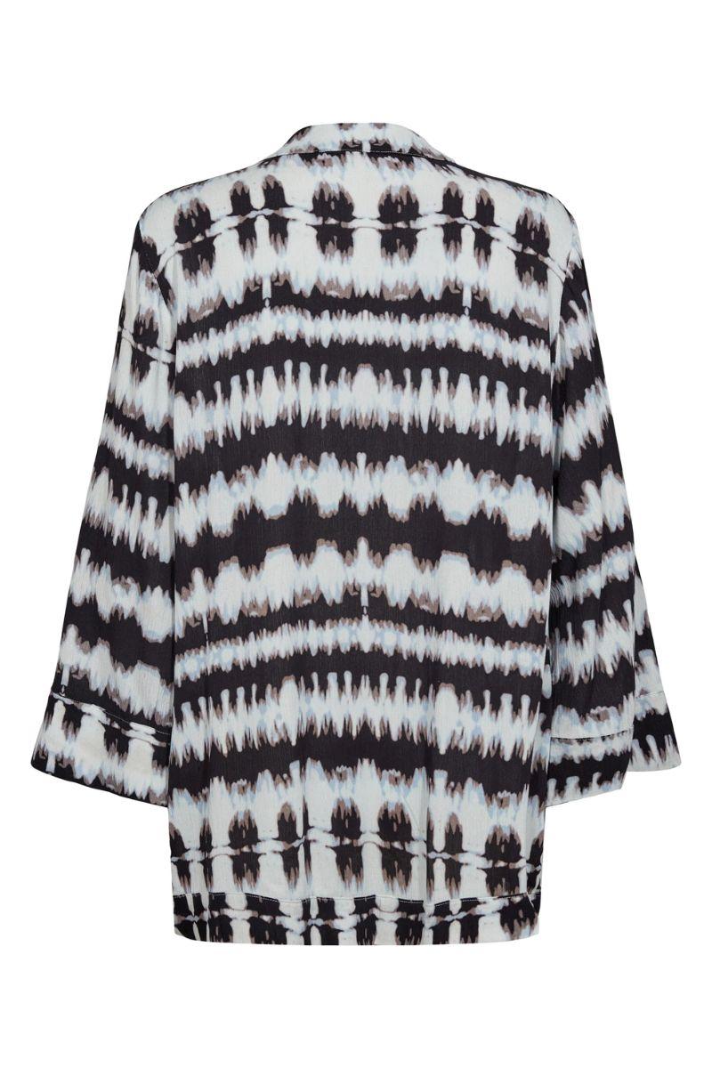 Tine Tie Dye Kimono | Black Blue Tie Dye | Kimono fra Liberté