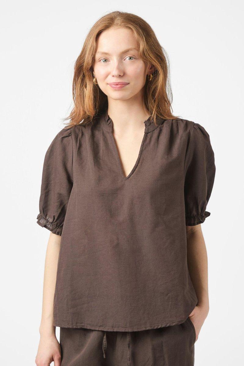 Odesa Linen Blouse | Dark Brown | Bluse fra Neo Noir